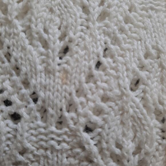 US Sweaters Ivory Leaf Design Scallop Crew Neck S/S Sweater -L - Picture 9 of 12